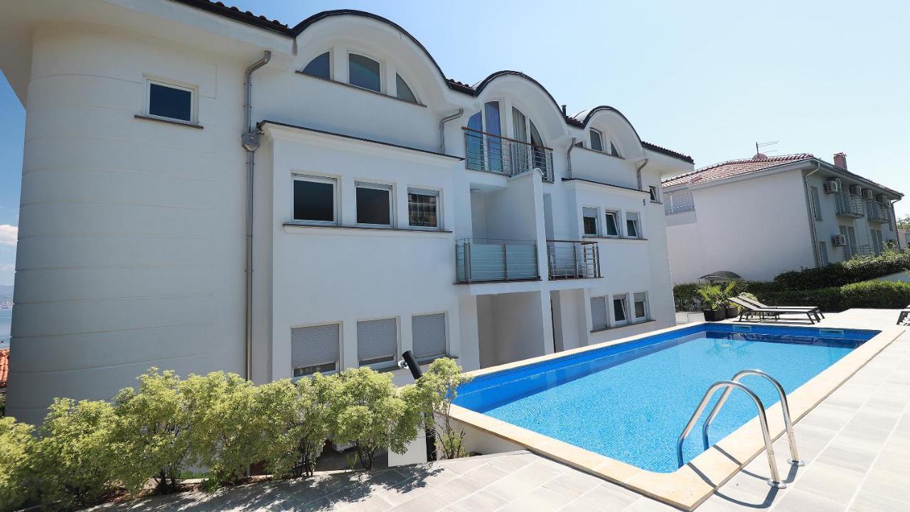 Sea View Apartment In Ičići Esterno foto