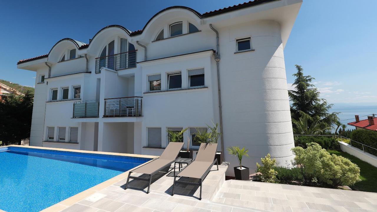 Sea View Apartment In Ičići Esterno foto