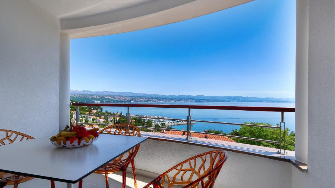 Sea View Apartment In Ičići Esterno foto