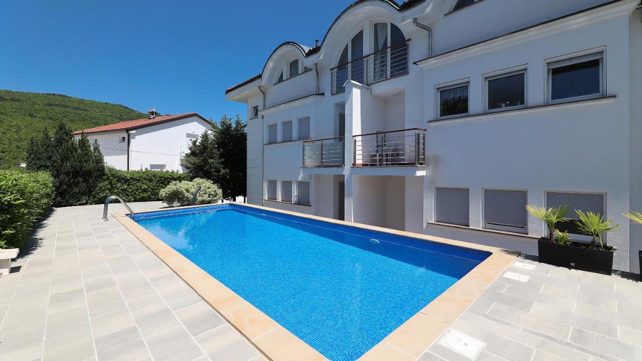 Sea View Apartment In Ičići Esterno foto