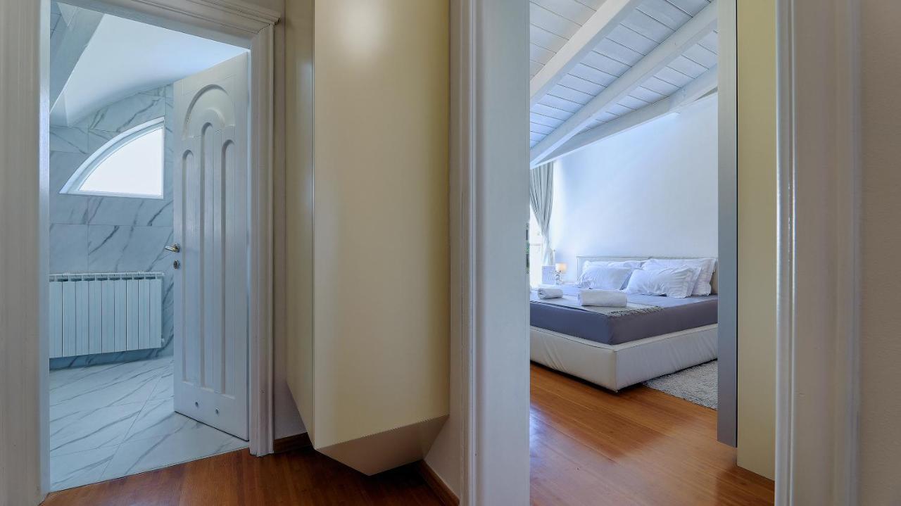 Sea View Apartment In Ičići Esterno foto