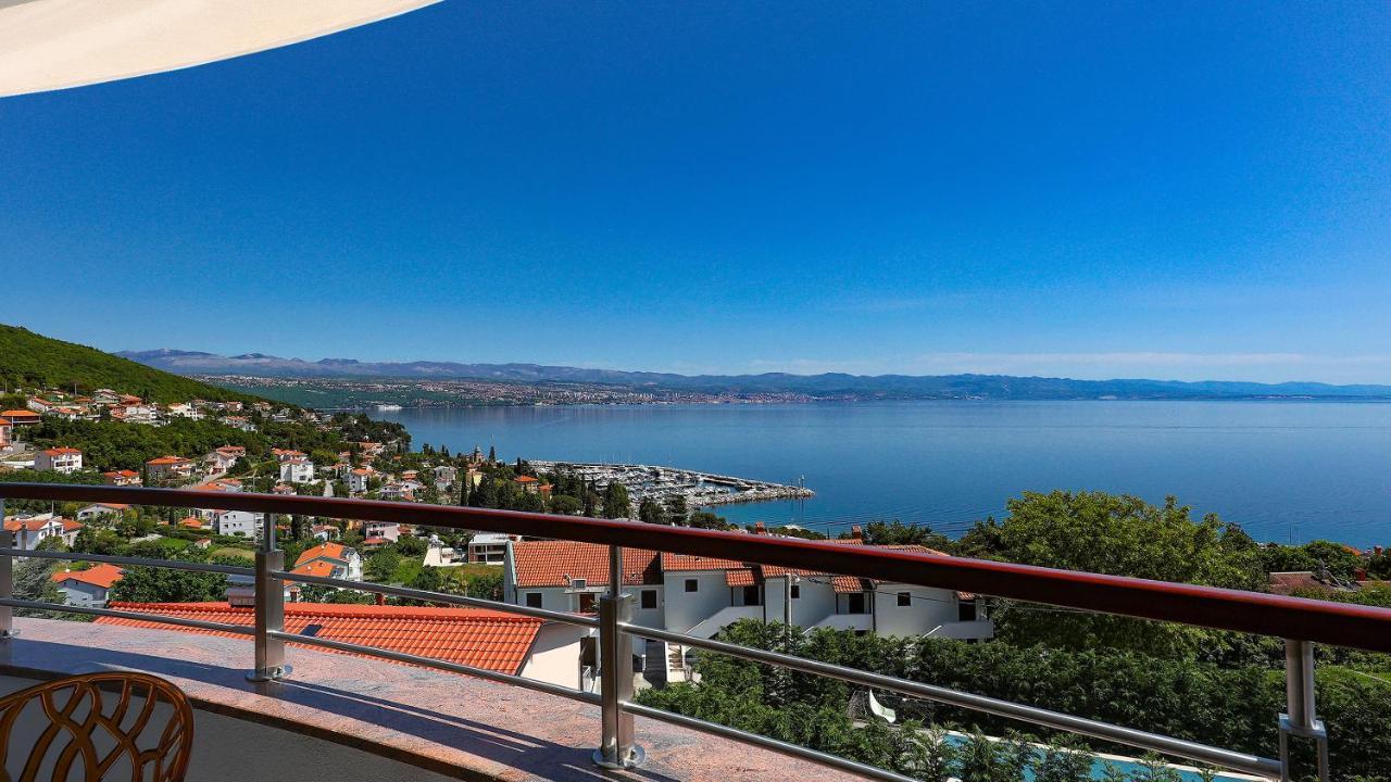 Sea View Apartment In Ičići Esterno foto