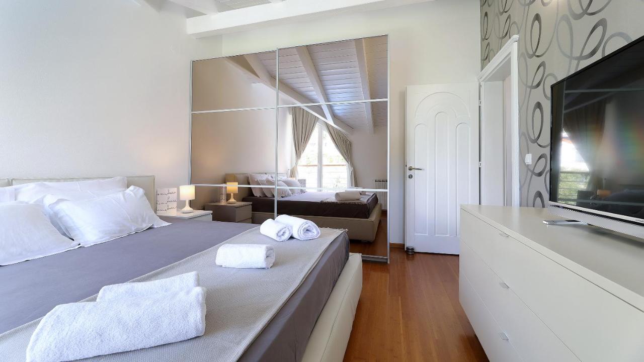 Sea View Apartment In Ičići Esterno foto